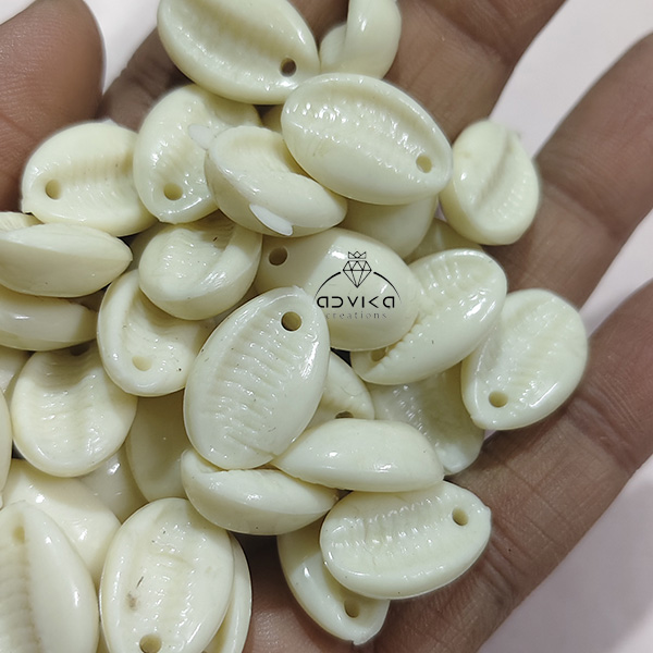 Acrylic cowrie shell beads 